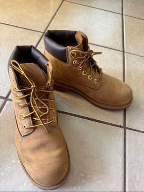 Timberland Kids Tan Lace-Up Work Boots with Brown Collar